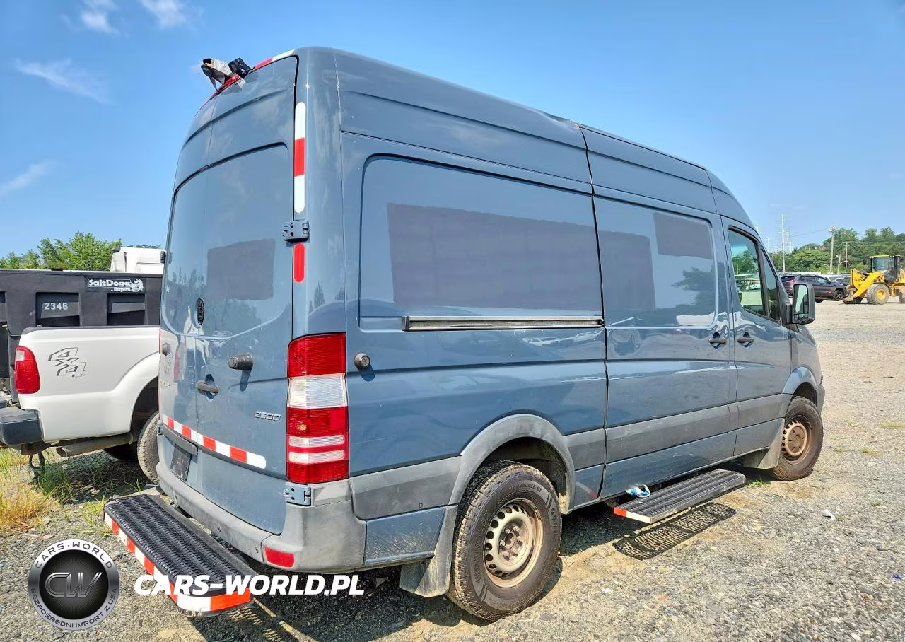 2018 Mercedes-Benz Sprinter 2500 VIN:WD3PE7CD0JP647265 - 3