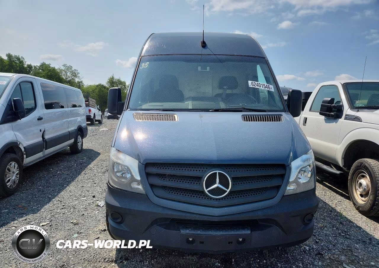 2018 Mercedes-Benz Sprinter 2500 VIN:WD3PE7CD0JP647265 - 5