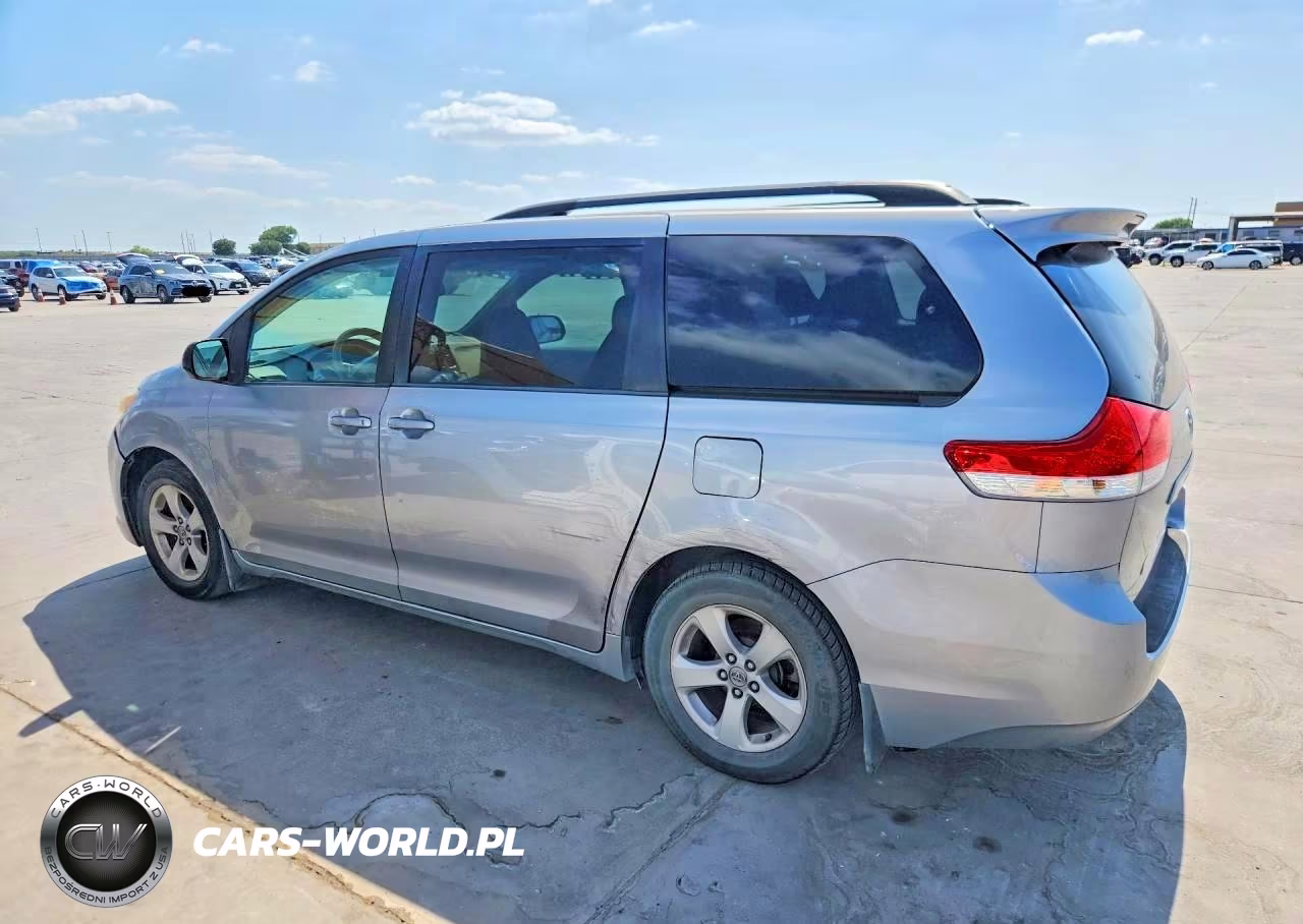 2011 Toyota Sienna Le VIN:5TDKK3DC7BS022750 - 2