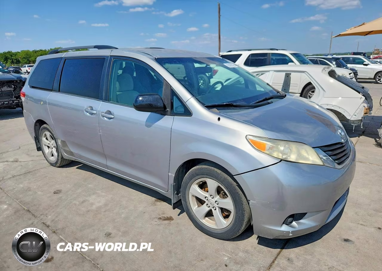 2011 Toyota Sienna Le VIN:5TDKK3DC7BS022750 - 4