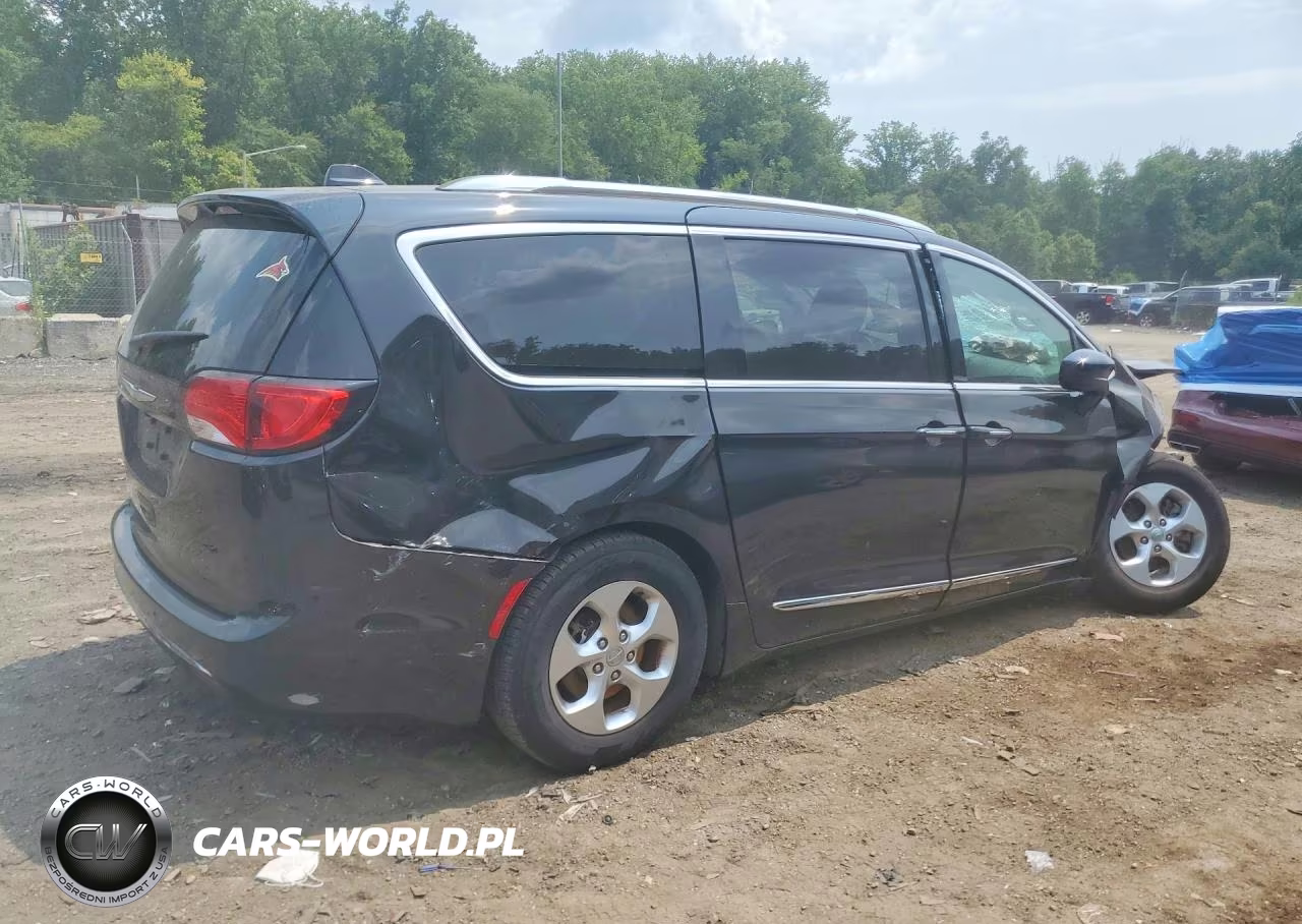 2017 Chrysler Pacifica Touring L Plus VIN:2C4RC1EG7HR770708 - 3