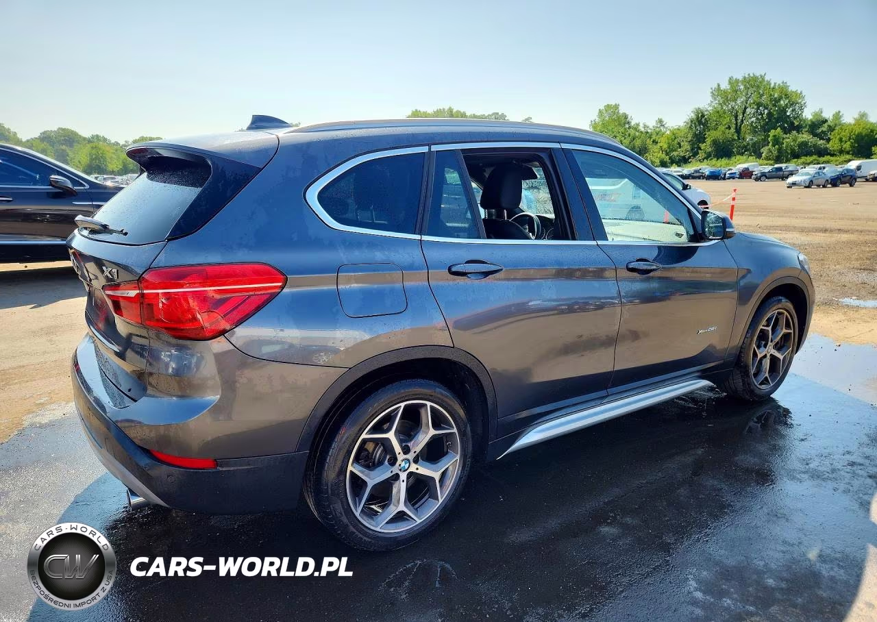 2017 BMW X1 xDrive28I VIN:WBXHT3C3XH5F81805 - 3
