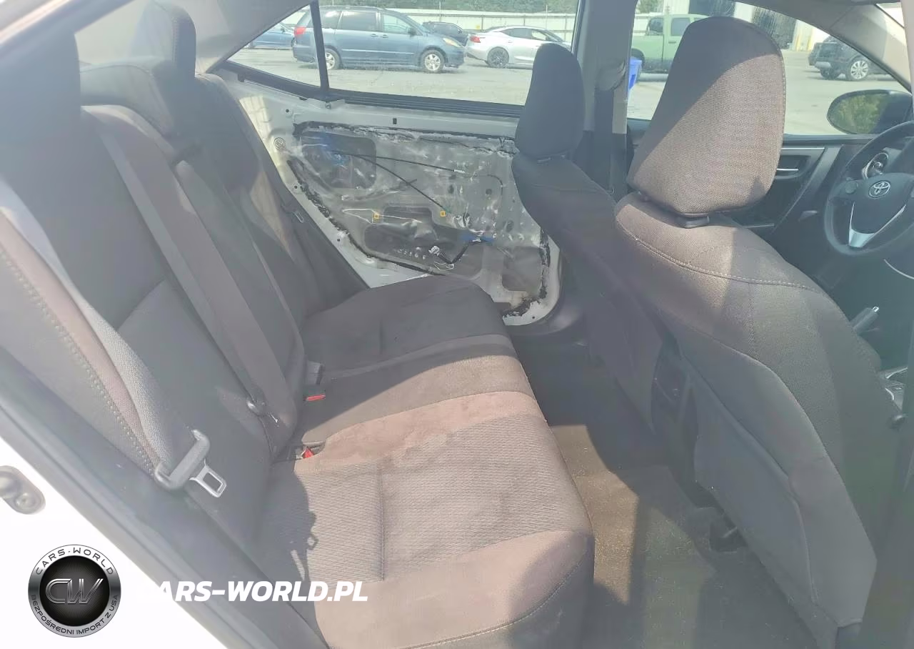 2018 Toyota Corolla Le VIN:5YFBURHE6JP758059 - 10