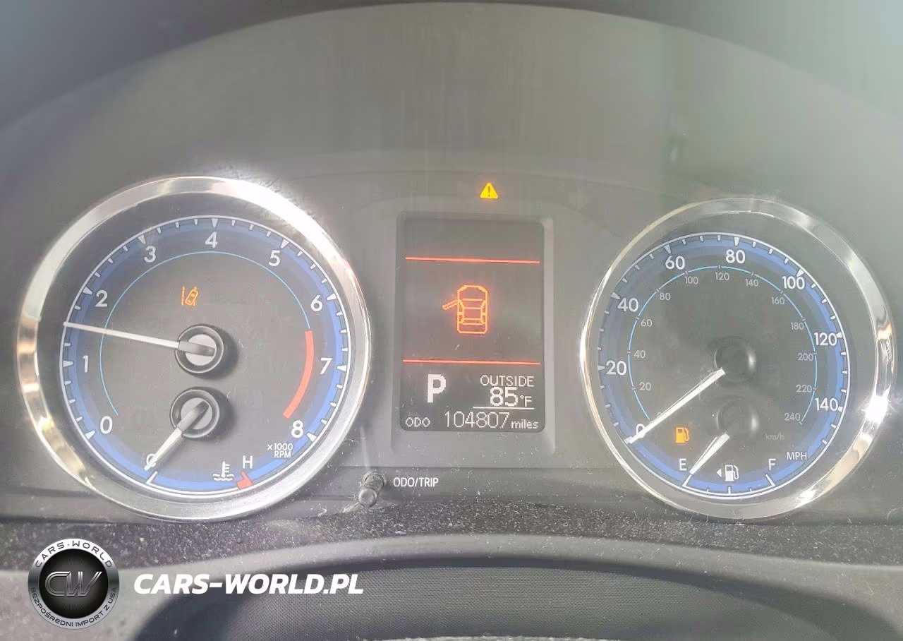 2018 Toyota Corolla Le VIN:5YFBURHE6JP758059 - 9