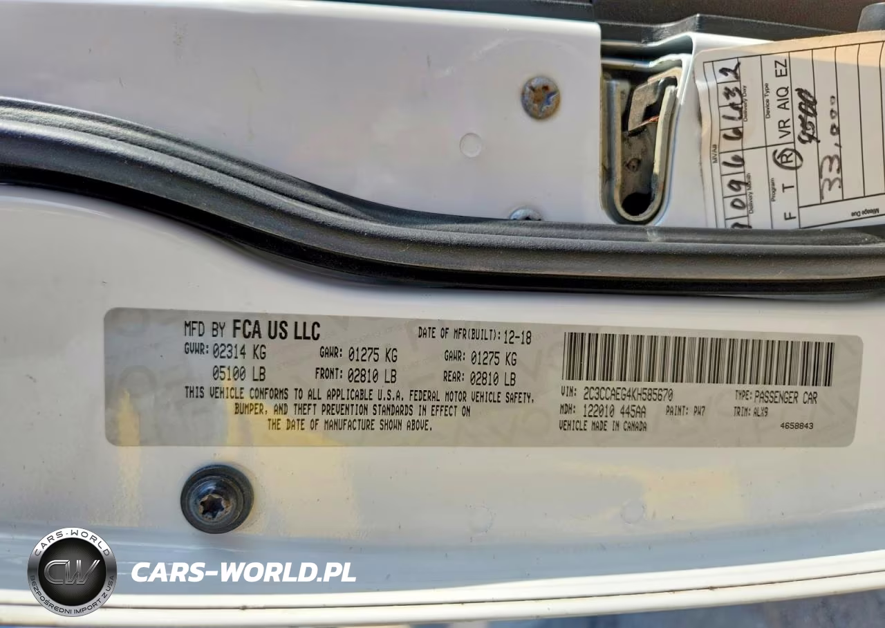 2019 Chrysler 300 VIN:2C3CCAEG4KH585670 - 13
