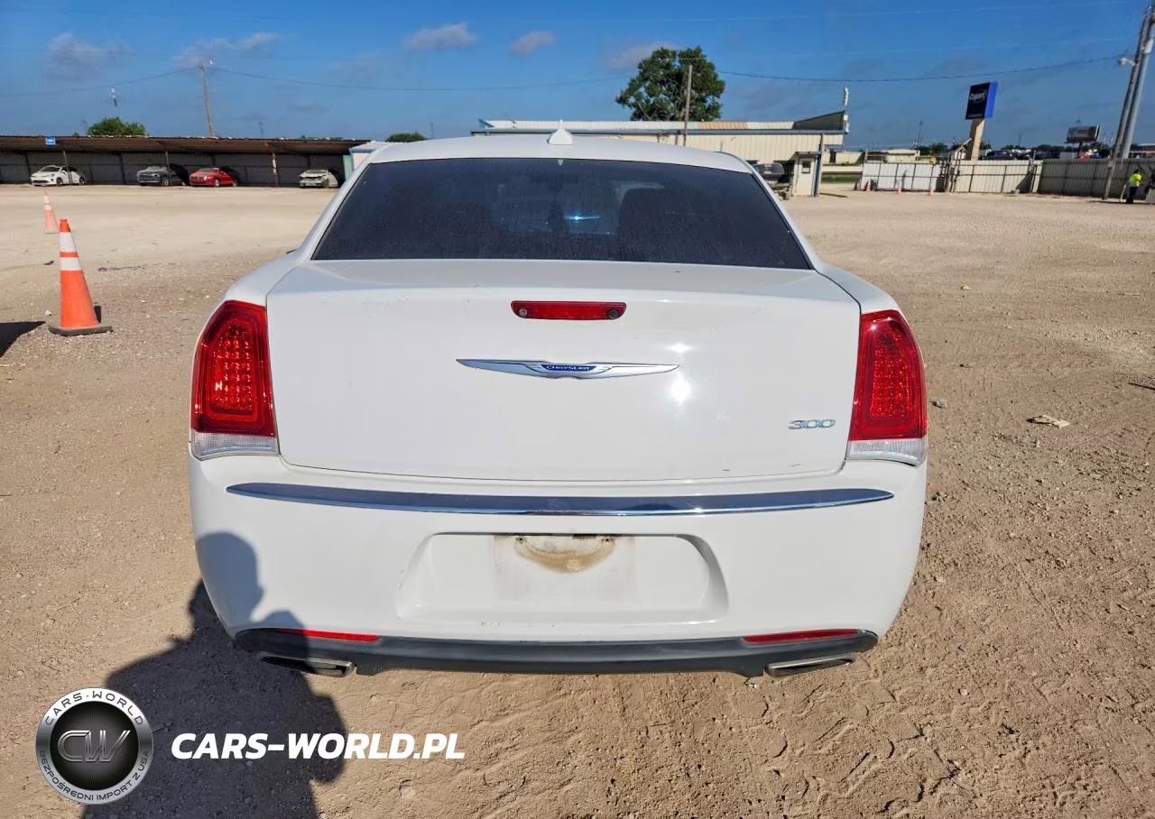 2019 Chrysler 300 VIN:2C3CCAEG4KH585670 - 6