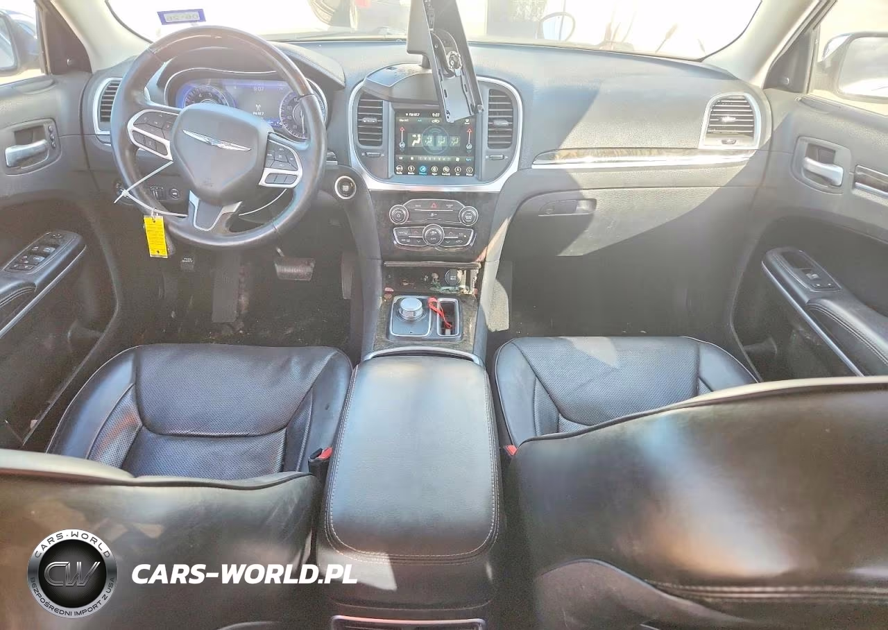 2019 Chrysler 300 VIN:2C3CCAEG4KH585670 - 8