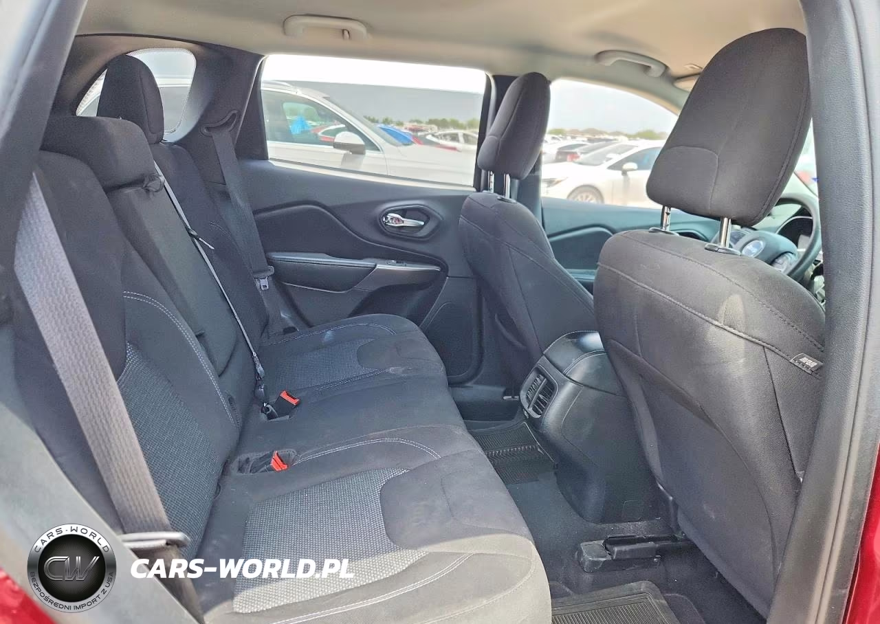 2019 Jeep Cherokee Latitude VIN:1C4PJLCB5KD485161 - 10