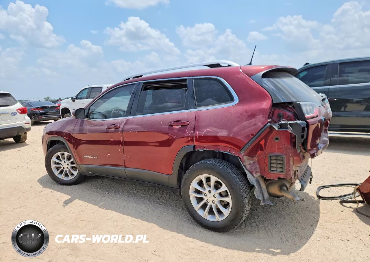 2019 Jeep Cherokee Latitude VIN:1C4PJLCB5KD485161 - 2