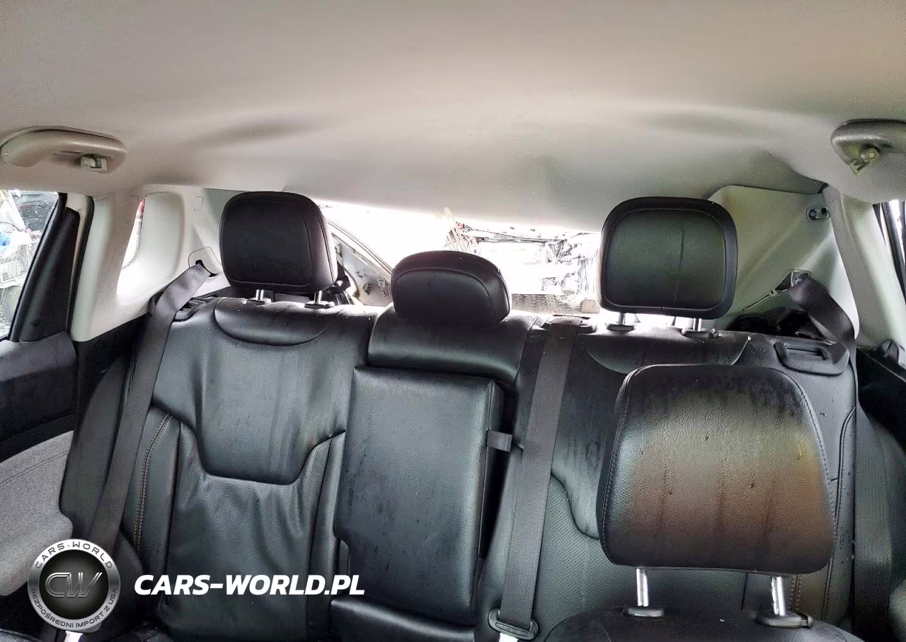 2022 Jeep Compass Latitude Lux VIN:3C4NJDFB4NT219069 - 10