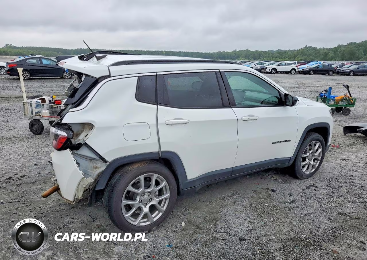 2022 Jeep Compass Latitude Lux VIN:3C4NJDFB4NT219069 - 3