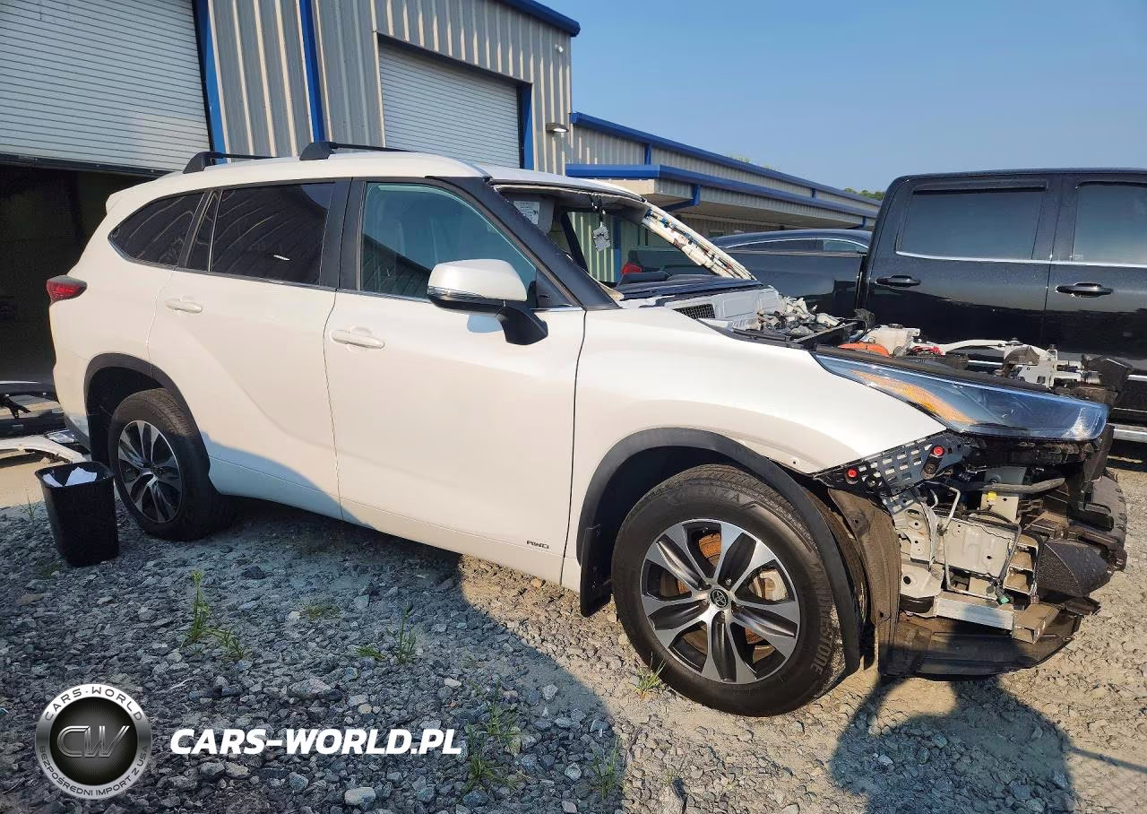 2023 Toyota Highlander Hybrid Xle VIN:5TDKBRCH4PS585729 - 4