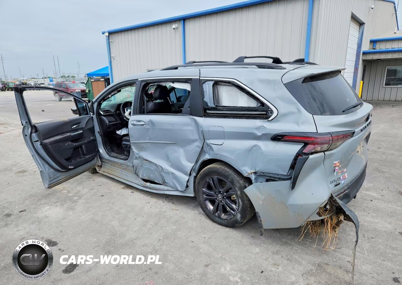 2024 Toyota Sienna Woodland Edition VIN:5TDCSKFC8RS143941 - 2