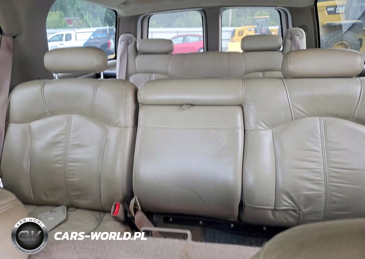 2001 Chevrolet Suburban C1500 VIN:3GNEC16T21G223410 - 10