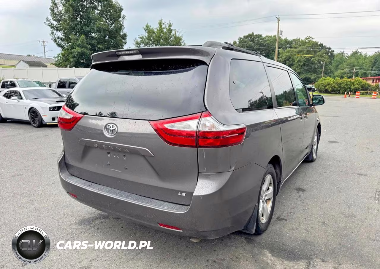 2017 Toyota Sienna Le VIN:5TDKZ3DC2HS788793 - 3