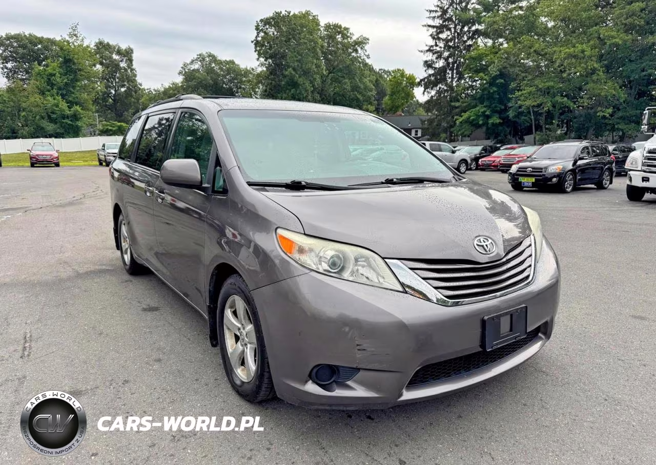 2017 Toyota Sienna Le VIN:5TDKZ3DC2HS788793 - 4