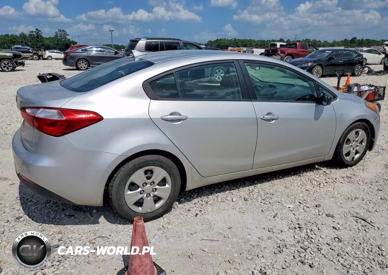 2015 Kia Forte Lx VIN:KNAFK4A69F5260632 - 3