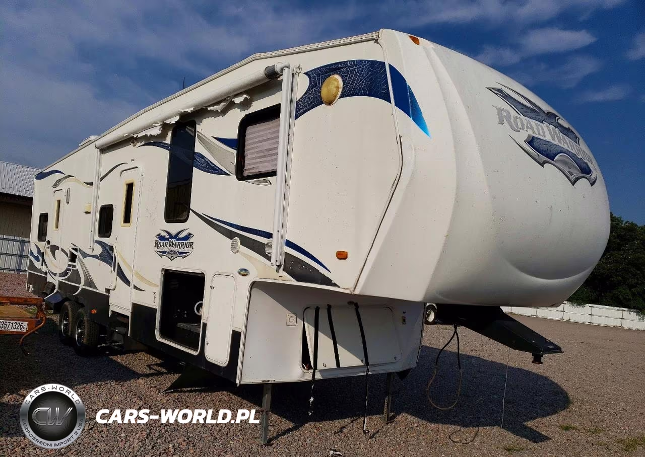2010 Heartland Road Warrior Camper – zdjęcie 1 z 10