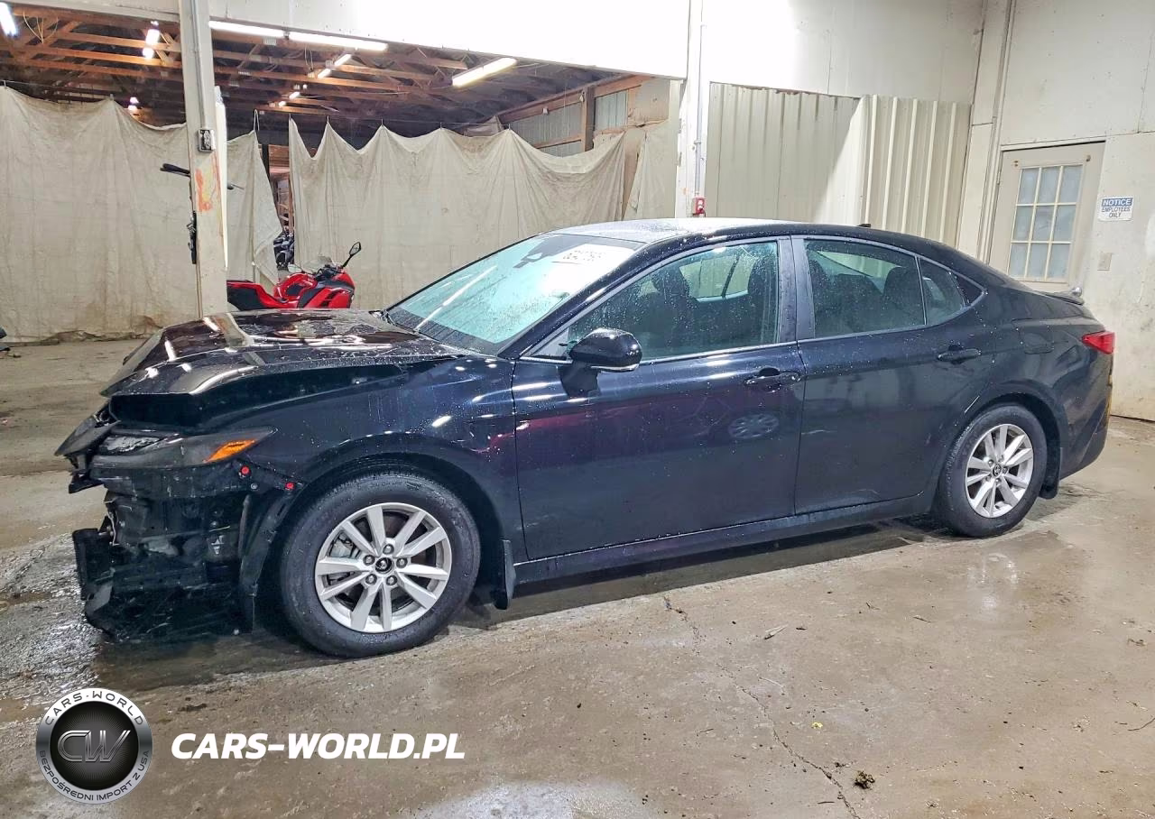 2025 Toyota Camry Le – zdjęcie 1 z 13