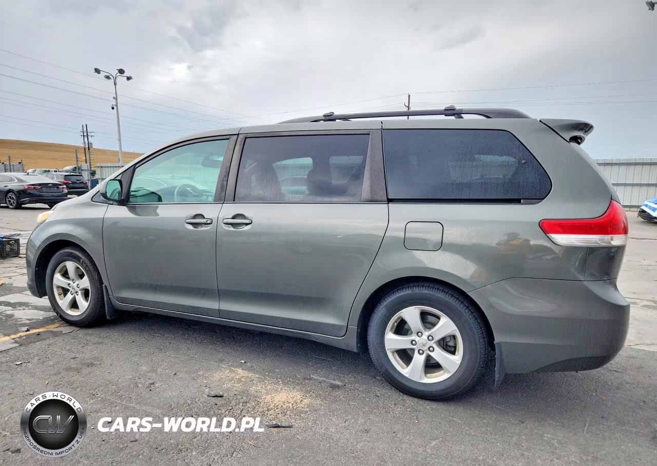 2012 Toyota Sienna Le VIN:5TDKK3DC8CS208976 - 2