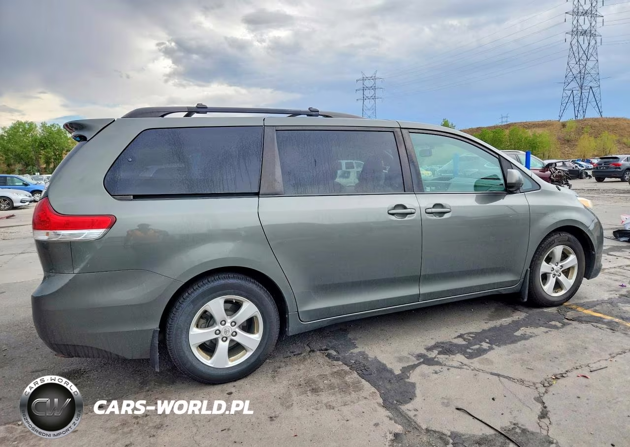 2012 Toyota Sienna Le VIN:5TDKK3DC8CS208976 - 3