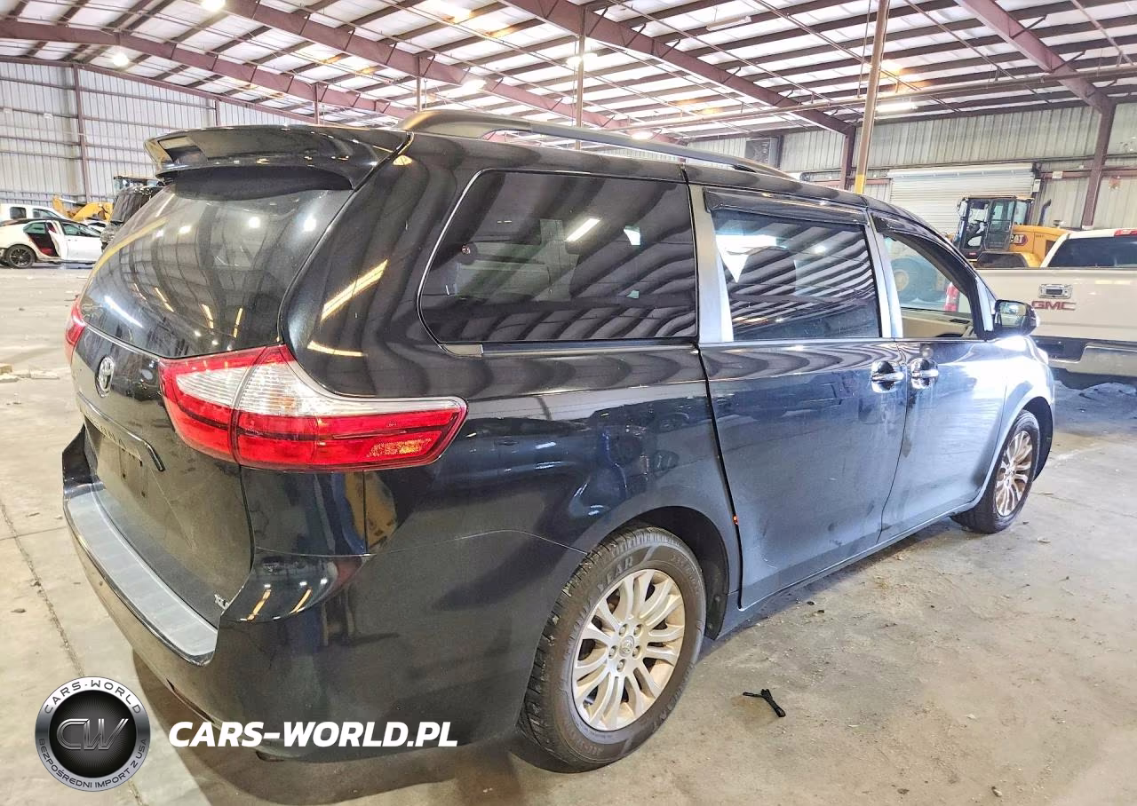 2017 Toyota Sienna Xle 8-Passenger VIN:5TDYZ3DC4HS796601 - 3