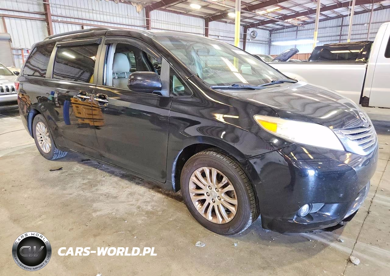 2017 Toyota Sienna Xle 8-Passenger VIN:5TDYZ3DC4HS796601 - 4