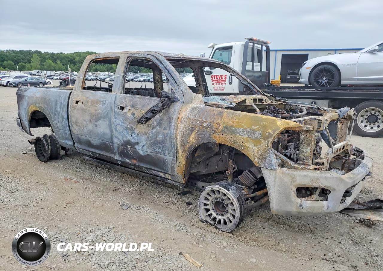 2021 Ram 2500 Laramie VIN:3C6UR5FL8MG671771 - 4
