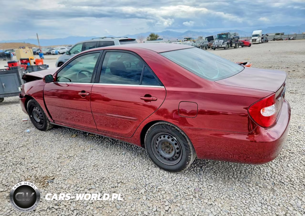 2002 Toyota Camry Le VIN:JTDBE32K020039264 - 2