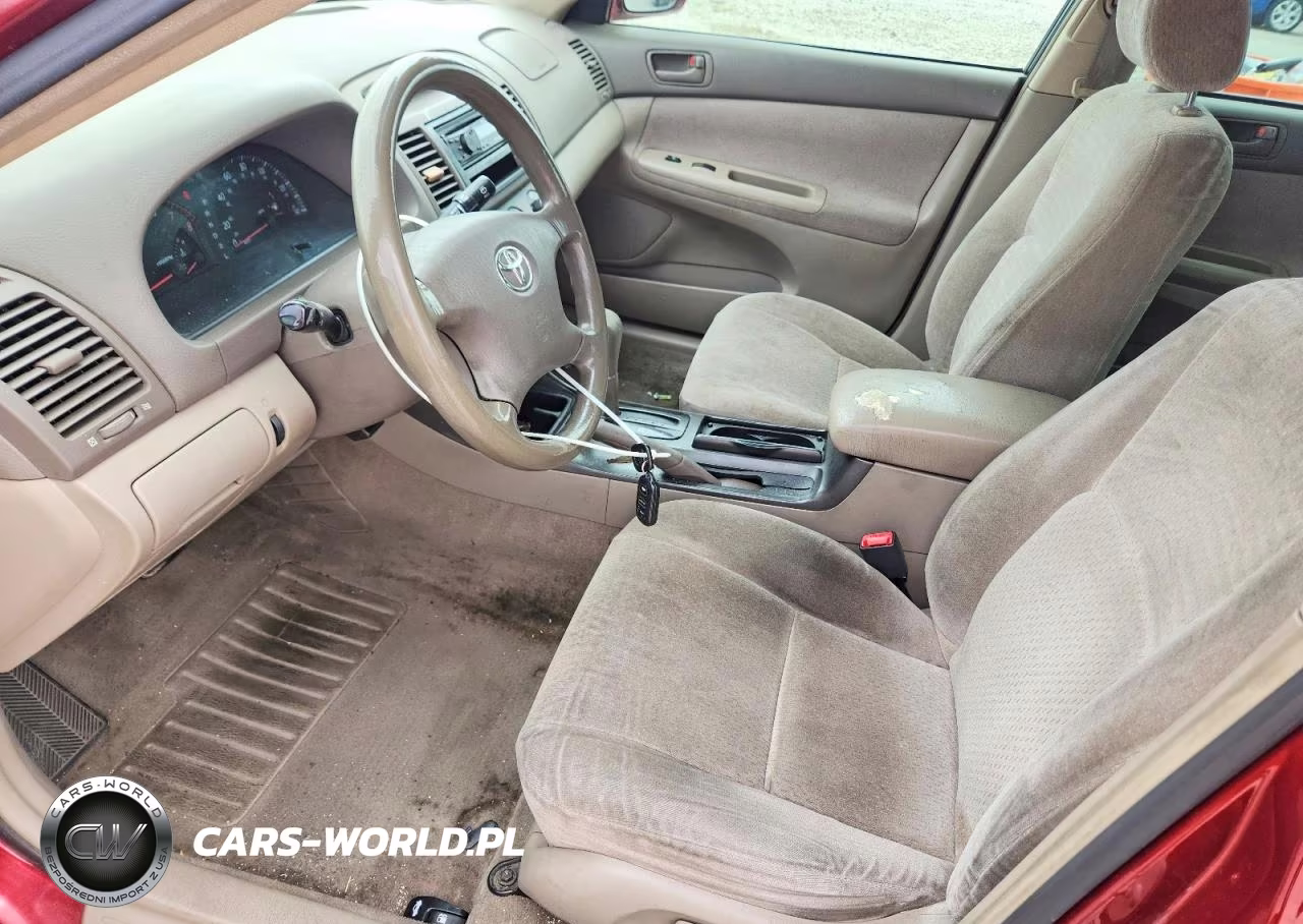 2002 Toyota Camry Le VIN:JTDBE32K020039264 - 7