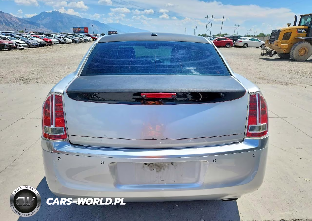 2012 Chrysler 300C Luxury VIN:2C3CCAST2CH231861 - 6