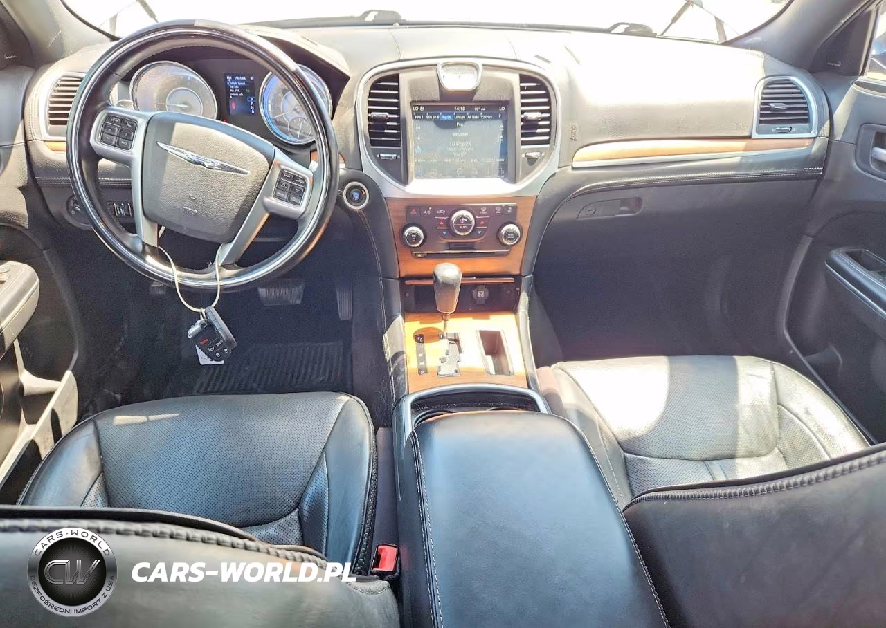 2012 Chrysler 300C Luxury VIN:2C3CCAST2CH231861 - 8