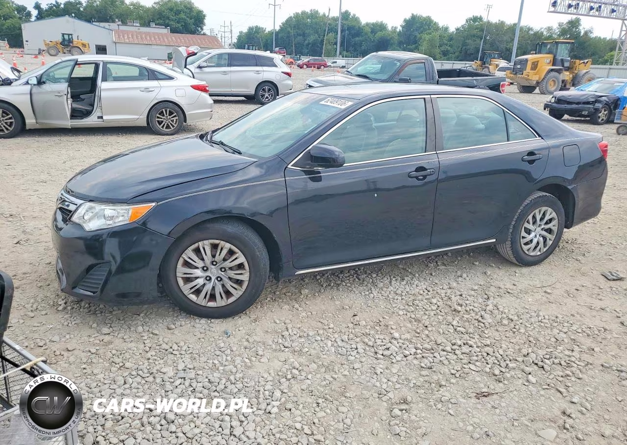 2012 Toyota Camry Le – zdjęcie 1 z 13