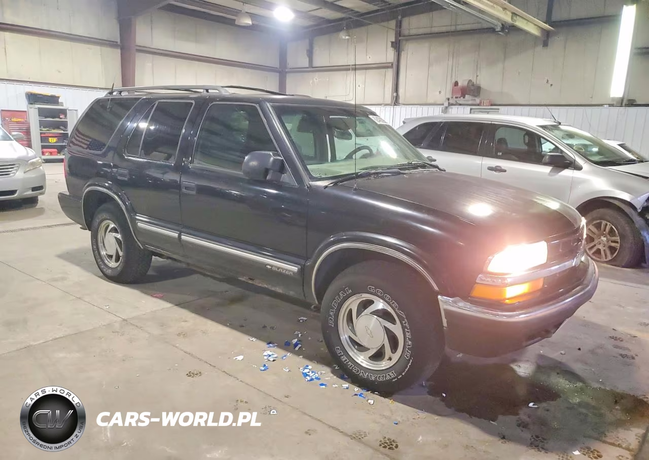 2001 Chevrolet Blazer VIN:1GNDT13W112113614 - 4