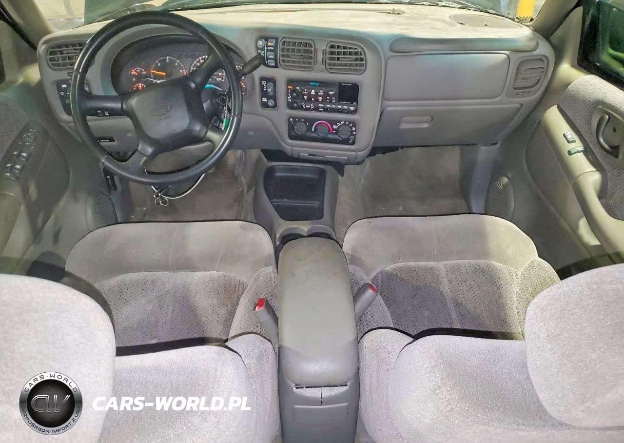 2001 Chevrolet Blazer VIN:1GNDT13W112113614 - 8