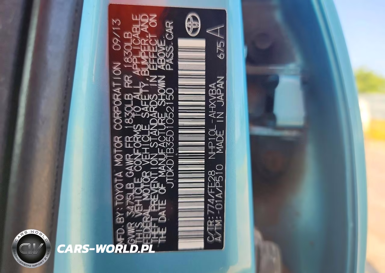 2013 Toyota Prius C One VIN:JTDKDTB35D1052150 - 12