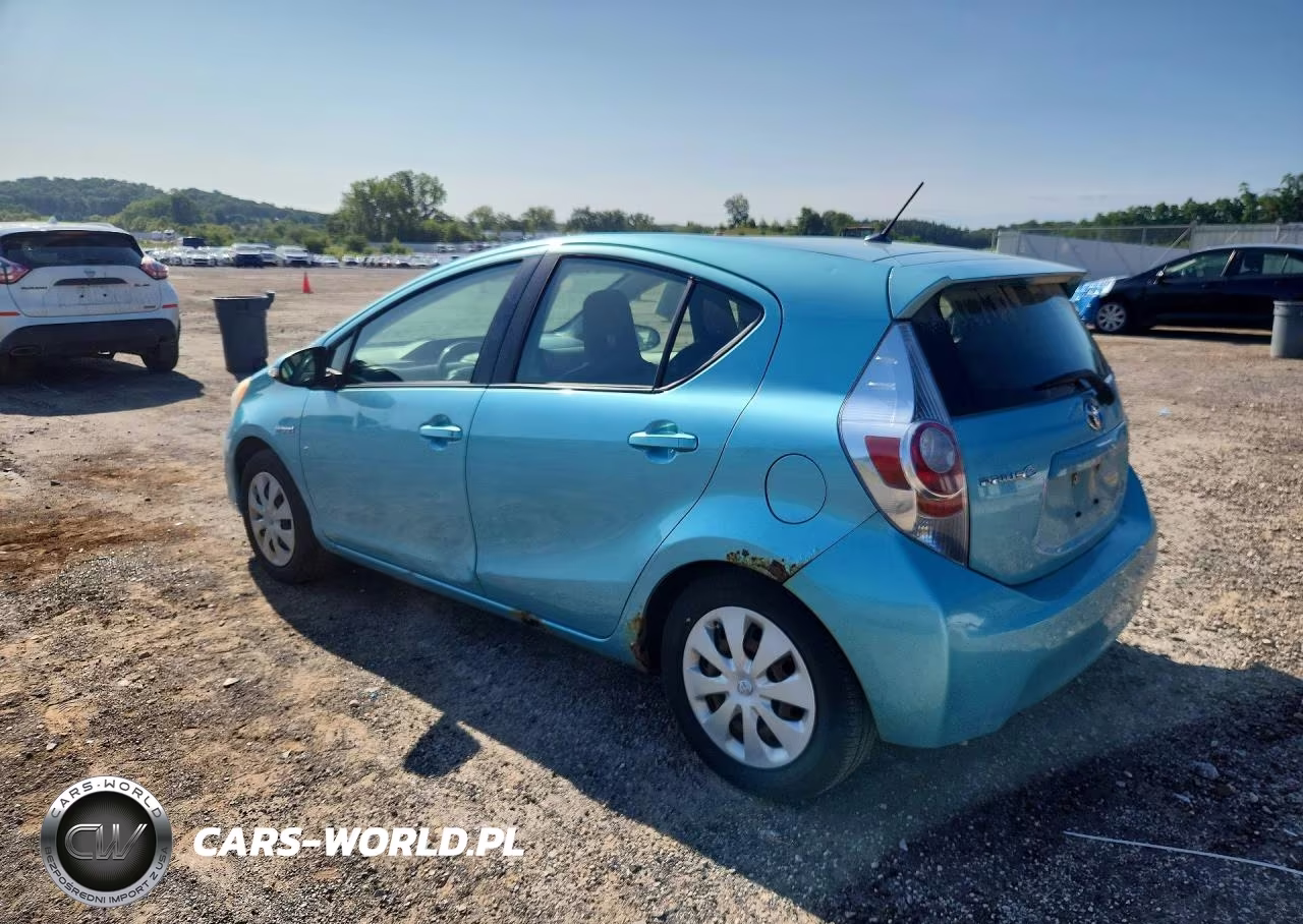 2013 Toyota Prius C One VIN:JTDKDTB35D1052150 - 2