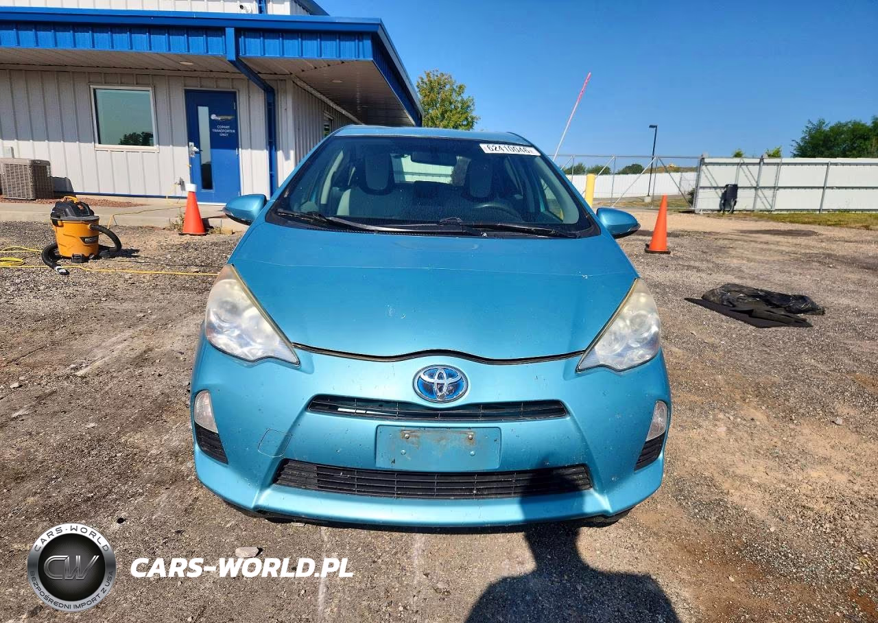 2013 Toyota Prius C One VIN:JTDKDTB35D1052150 - 5