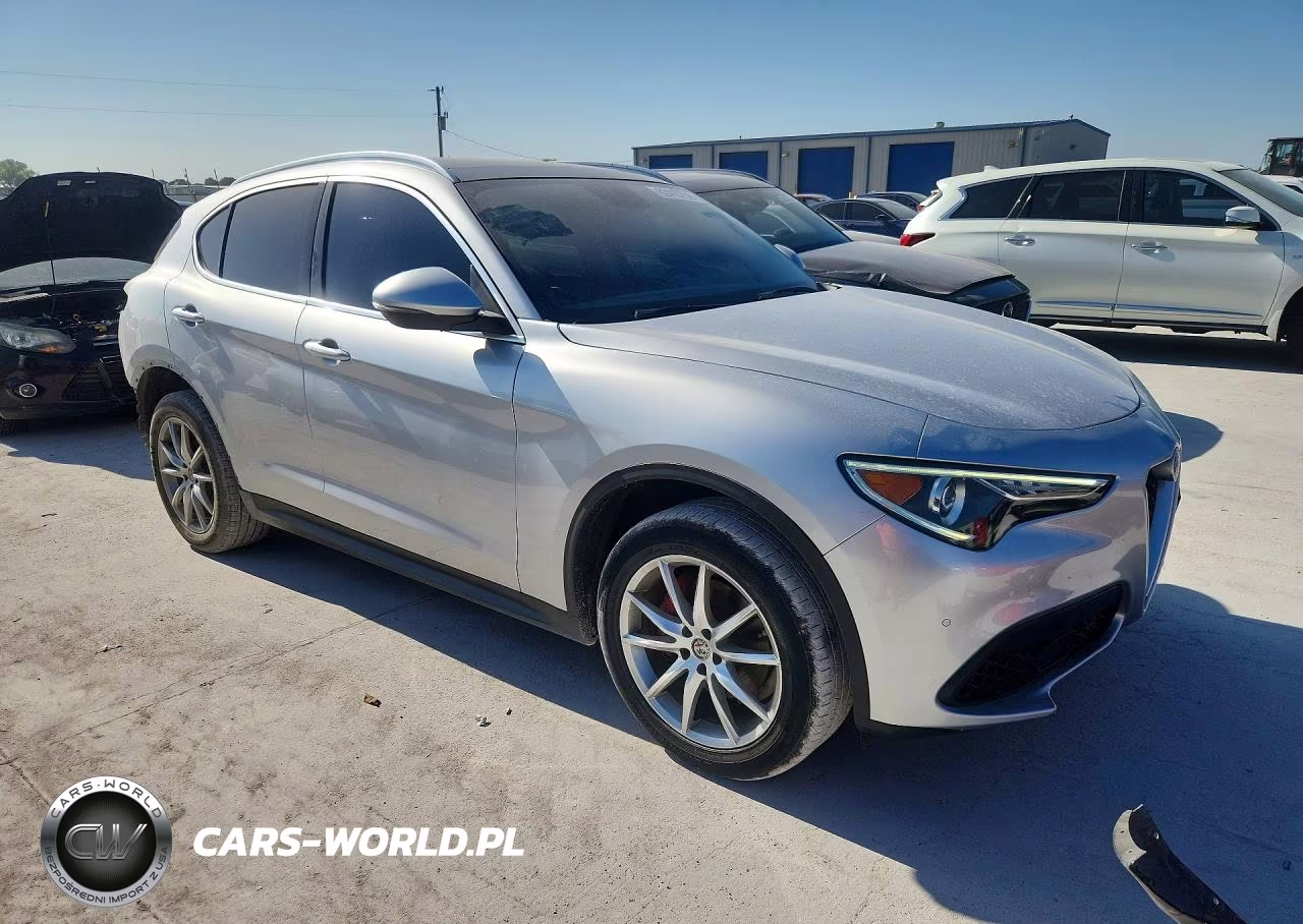 2018 Alfa Romeo Stelvio Ti VIN:ZASFAKBN0J7B81970 - 4