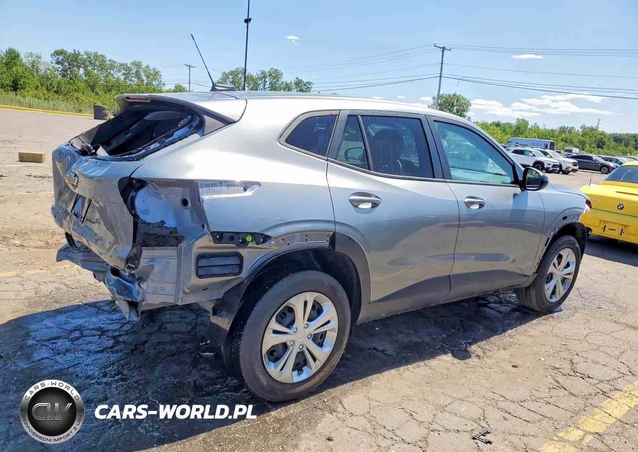 2024 Chevrolet Trax Ls VIN:KL77LFE21RC034802 - 3