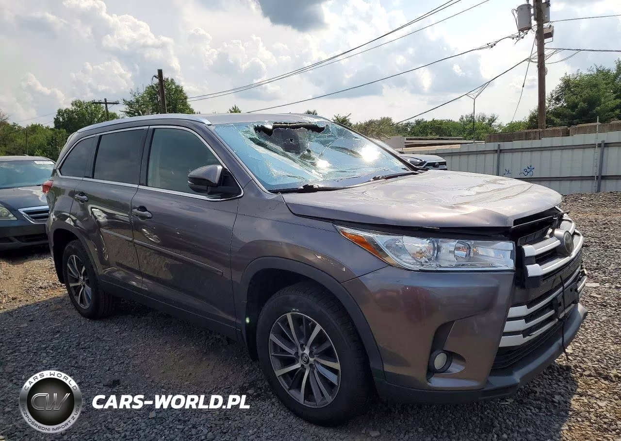 2019 Toyota Highlander Xle VIN:5TDJZRFH3KS574636 - 4