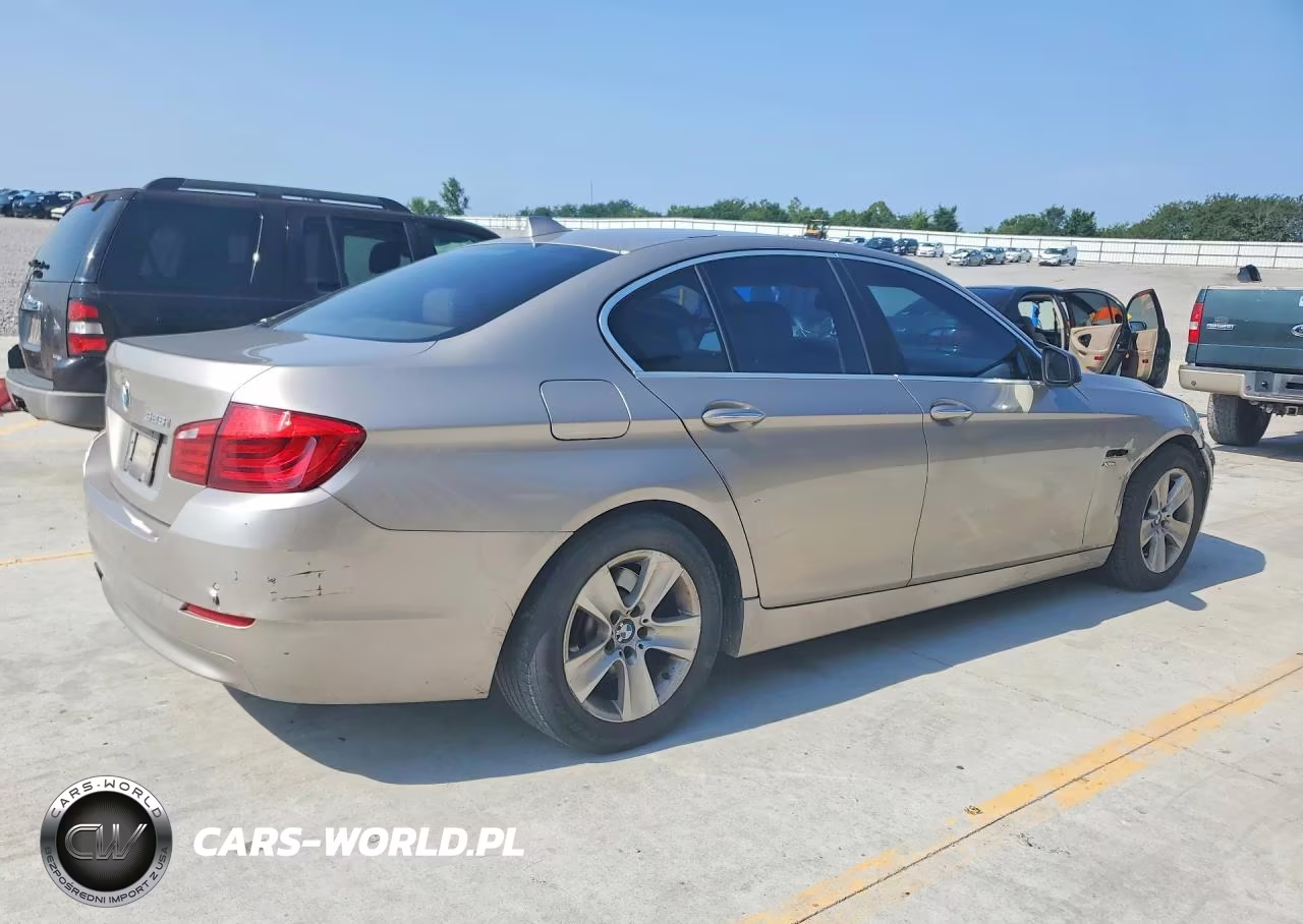 2012 BMW 528 Xi VIN:WBAXH5C51CDW09037 - 3