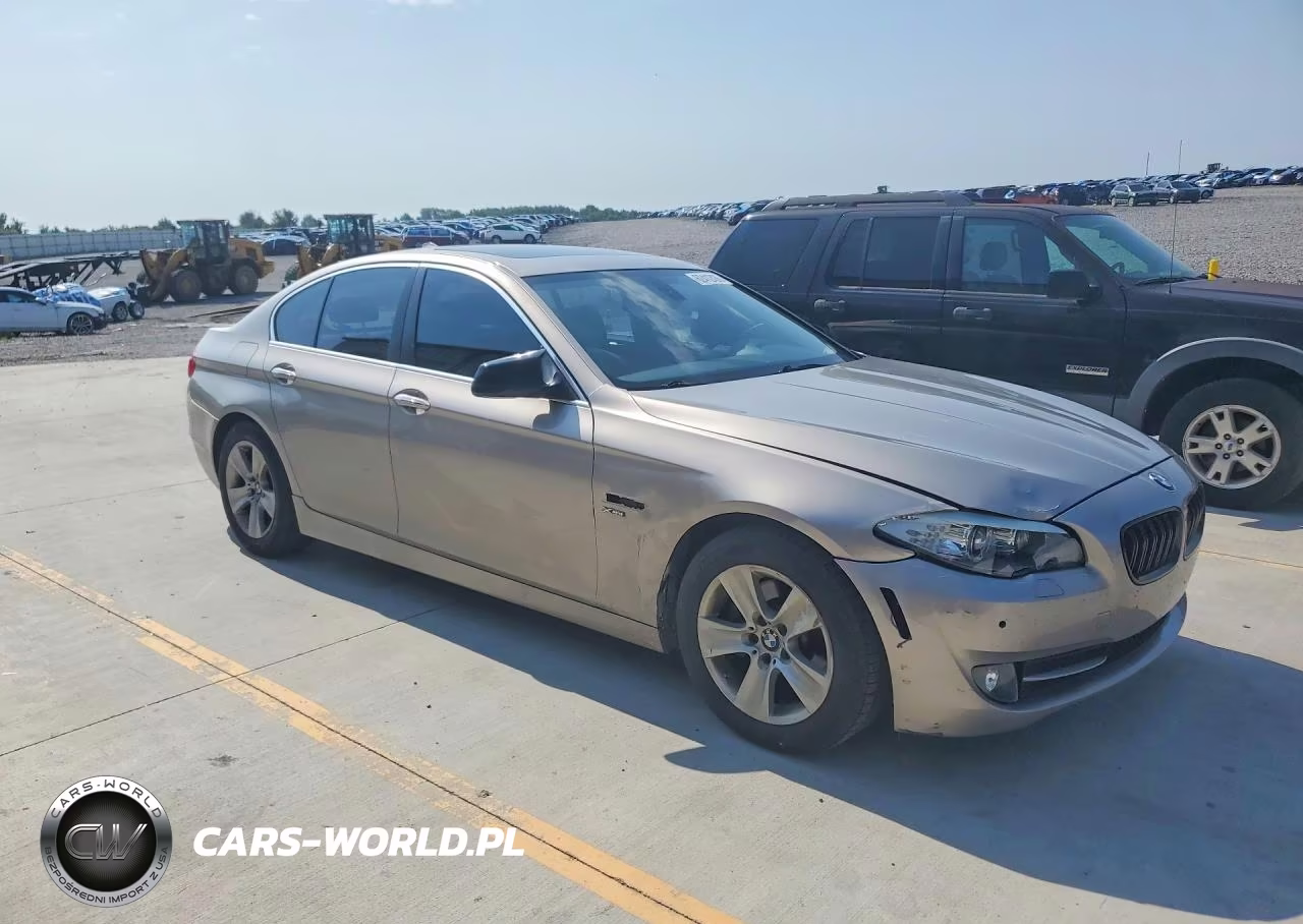 2012 BMW 528 Xi VIN:WBAXH5C51CDW09037 - 4