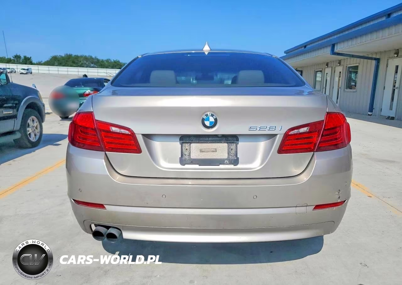 2012 BMW 528 Xi VIN:WBAXH5C51CDW09037 - 6