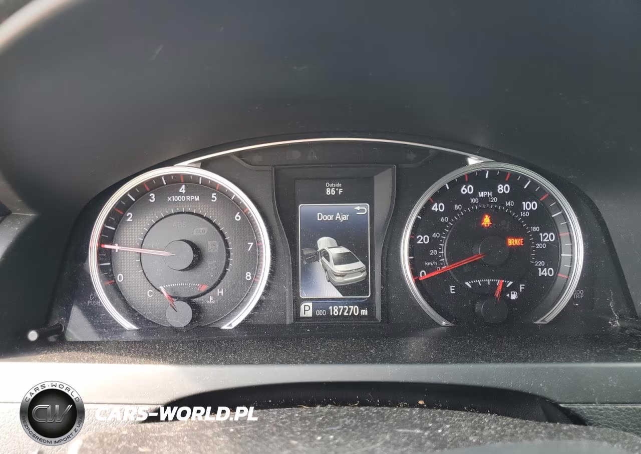 2015 Toyota Camry Le VIN:4T1BF1FK2FU945826 - 9