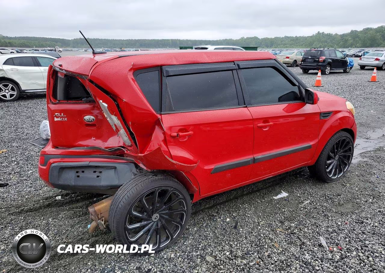 2013 Kia Soul + VIN:KNDJT2A60D7578171 - 3