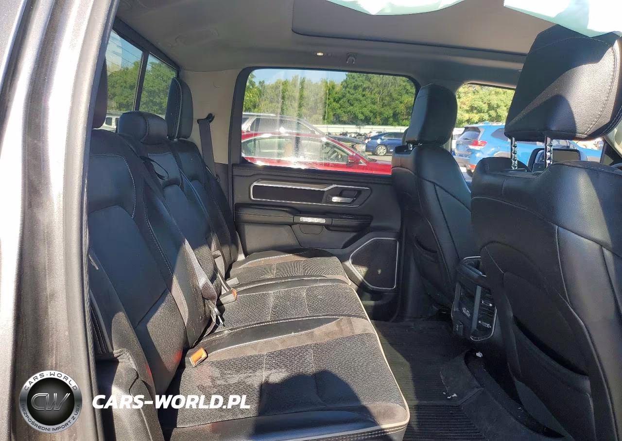 2022 Ram 1500 Laramie VIN:1C6RREJT7NN261274 - 10