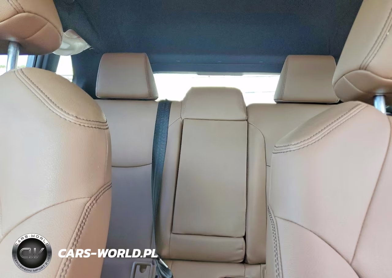 2026 Toyota Corolla Cross Xle VIN:7MUDAAAG5TV165033 - 10