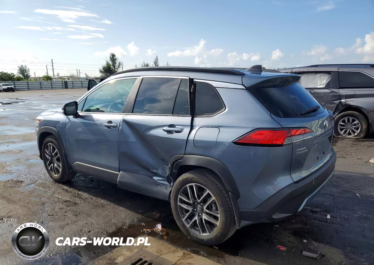 2026 Toyota Corolla Cross Xle VIN:7MUDAAAG5TV165033 - 2