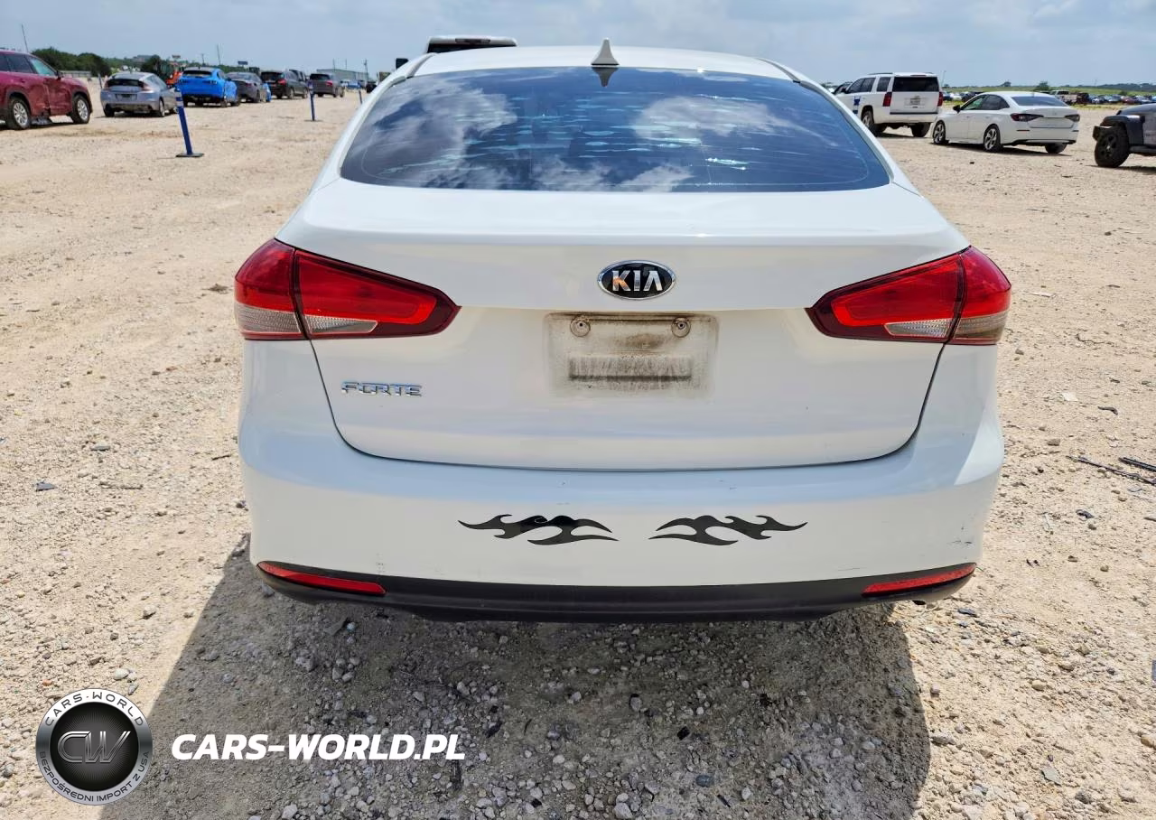 2017 Kia Forte Lx VIN:3KPFK4A77HE076213 - 6